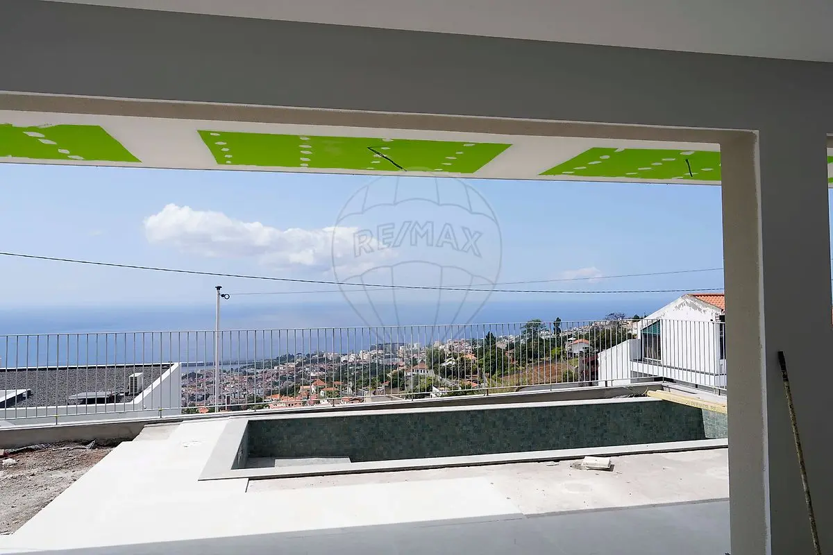 Moradia T3 à venda em Monte, Funchal