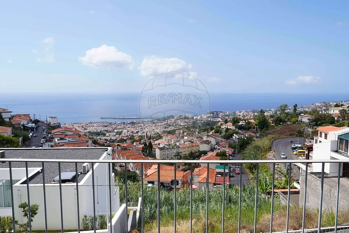 Moradia T3 à venda em Monte, Funchal