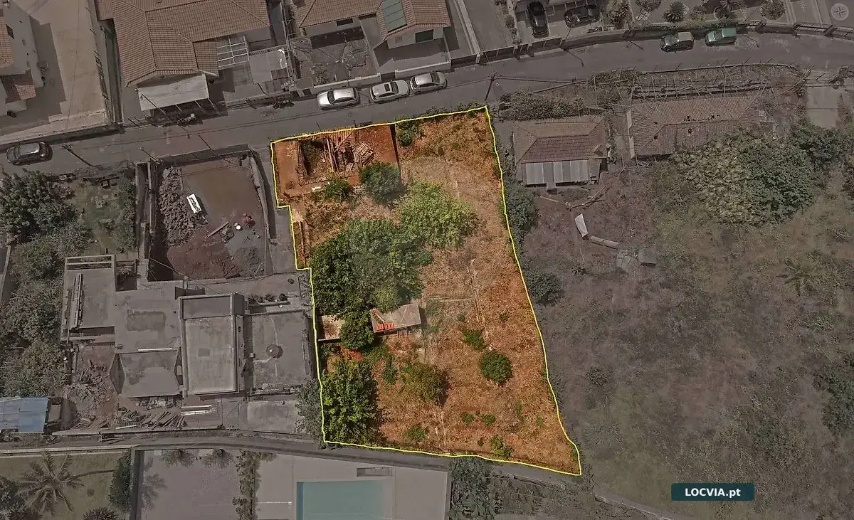Terreno à venda em Santo António, Funchal