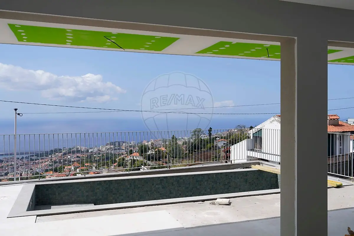 Moradia T3 à venda em Monte, Funchal