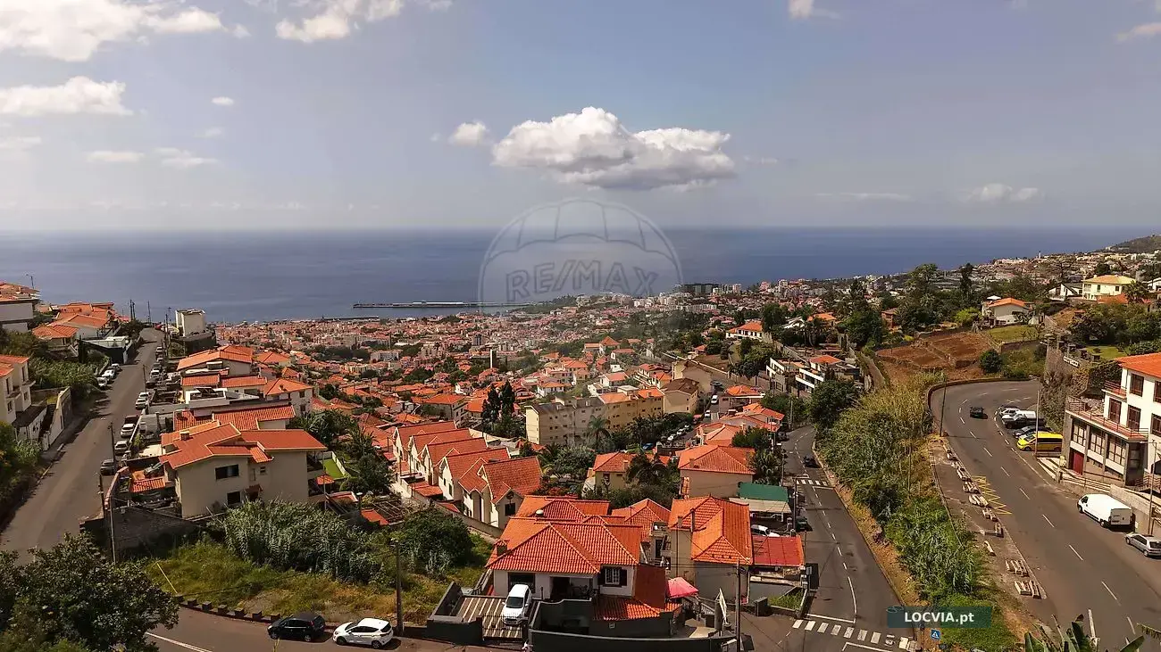 Moradia T3 à venda em Monte, Funchal