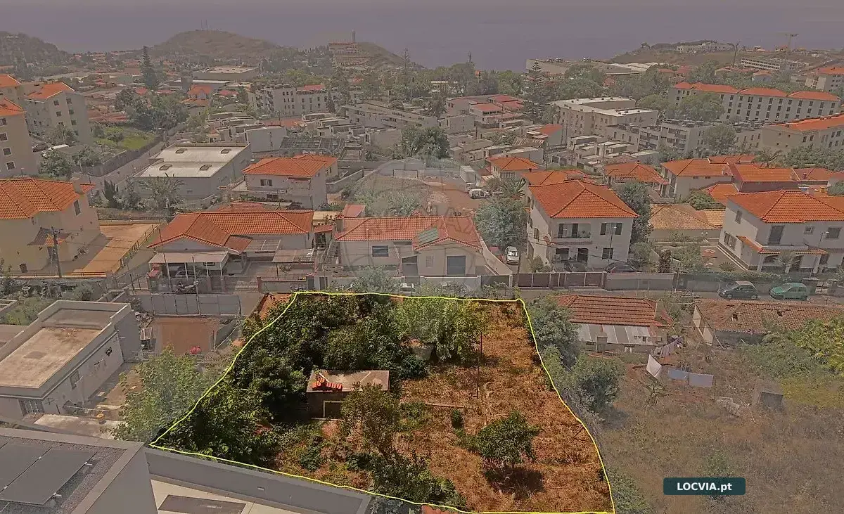 Terreno à venda em Santo António, Funchal