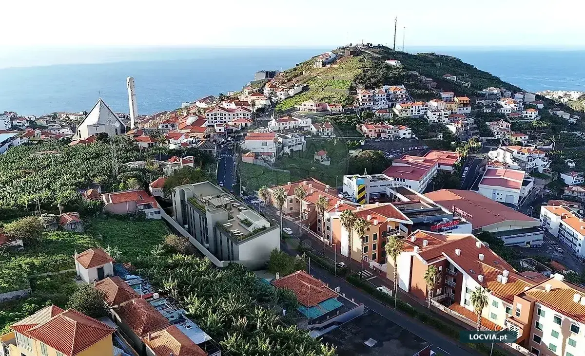 Apartamento T2 novo em Câmara de Lobos