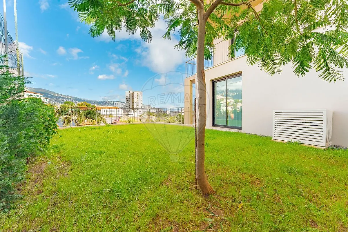 Apartamento T2 Novo em São Martinho, Funchal