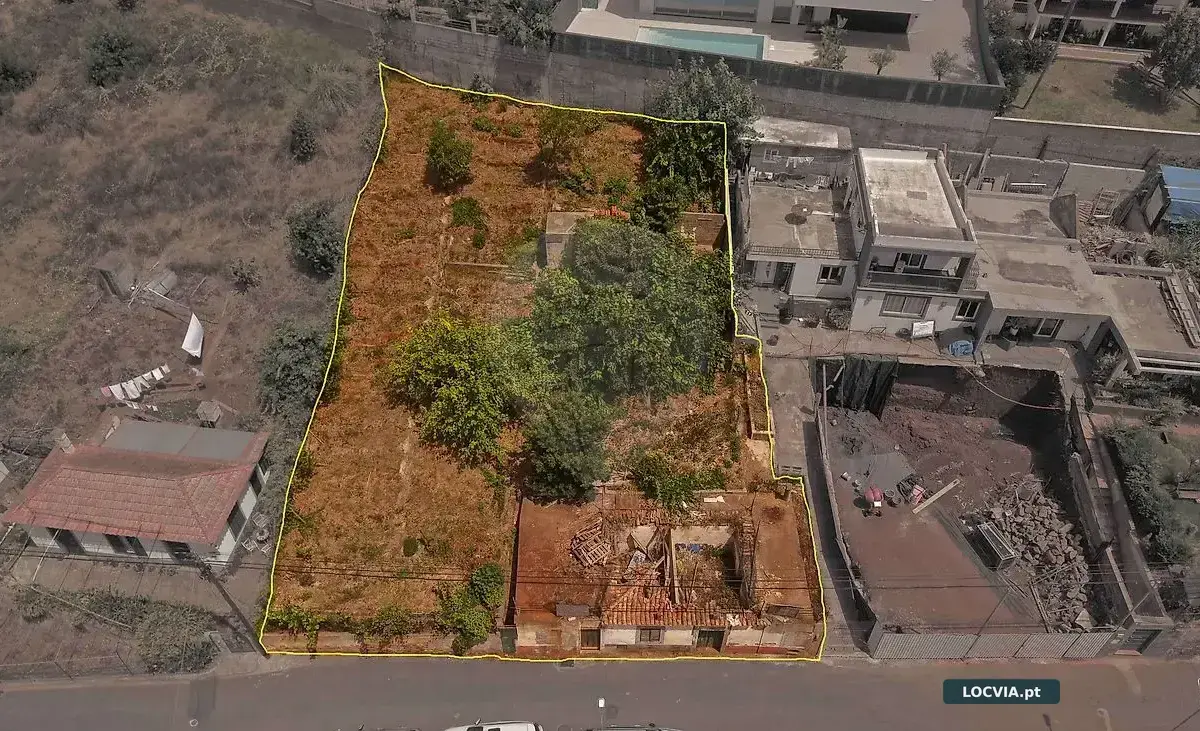 Terreno à venda em Santo António, Funchal