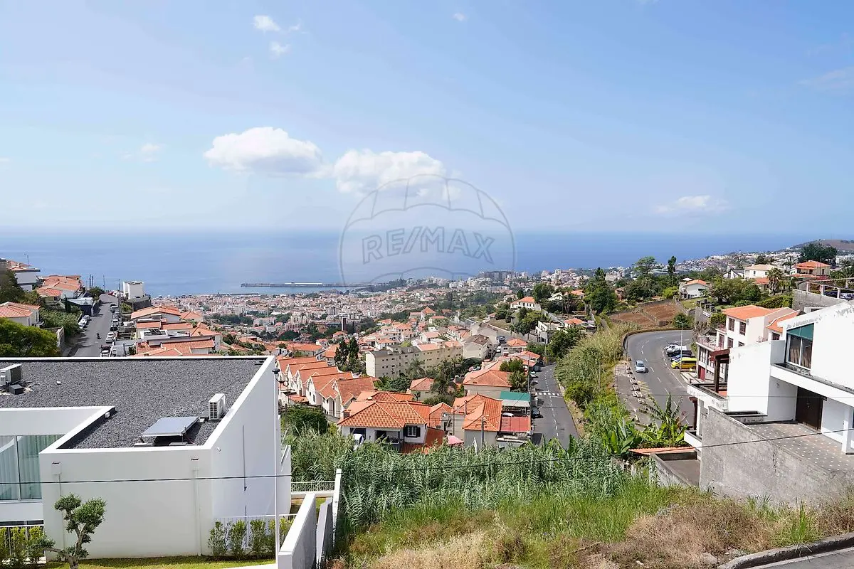 Moradia T3 à venda em Monte, Funchal