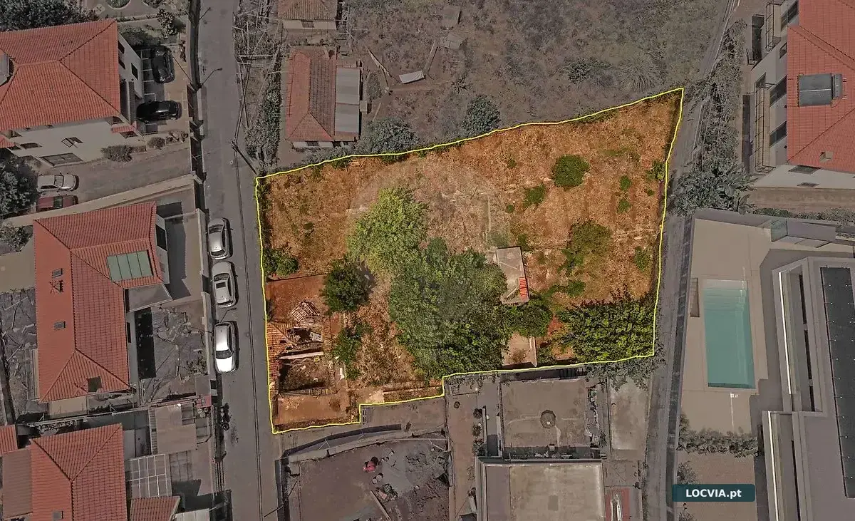 Terreno à venda em Santo António, Funchal