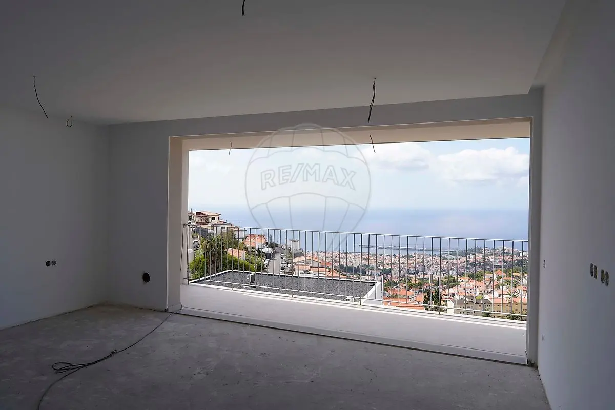 Moradia T3 à venda em Monte, Funchal