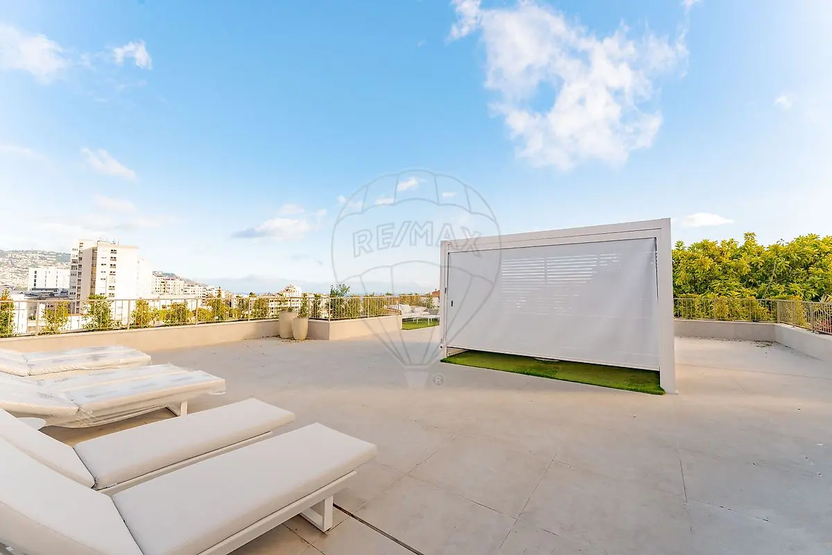 Apartamento T2 Novo em São Martinho, Funchal