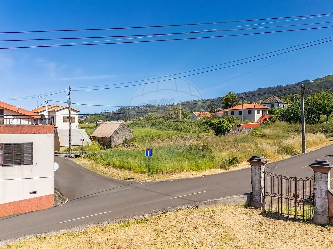 Moradia T4 à venda em Prazeres, Calheta (Madeira)