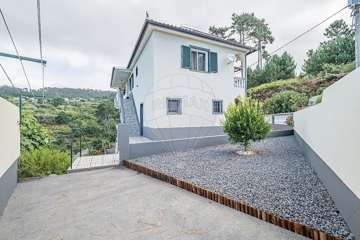 Moradia T3 à venda em Prazeres, Calheta (Madeira)