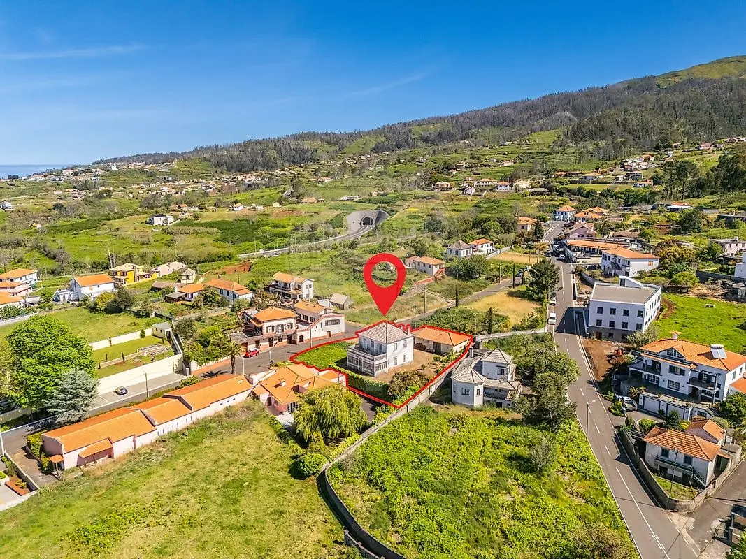 Moradia T4 à venda em Prazeres, Calheta (Madeira)