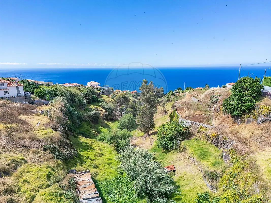 Terreno à venda em Calheta (Madeira)