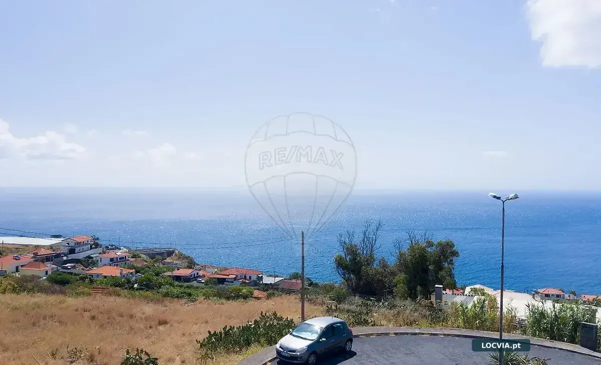 Terreno à venda em Caniço, Santa Cruz
