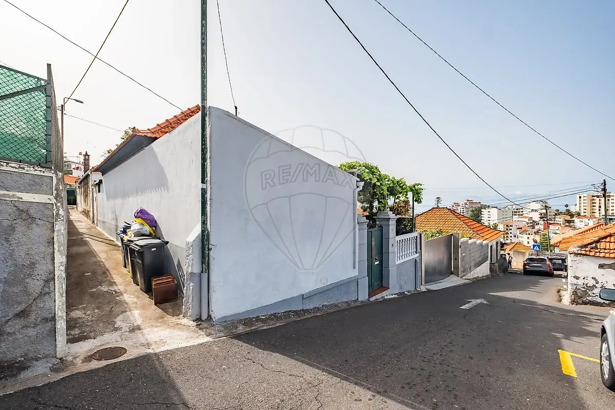 Moradia T2 à venda em São Pedro, Funchal