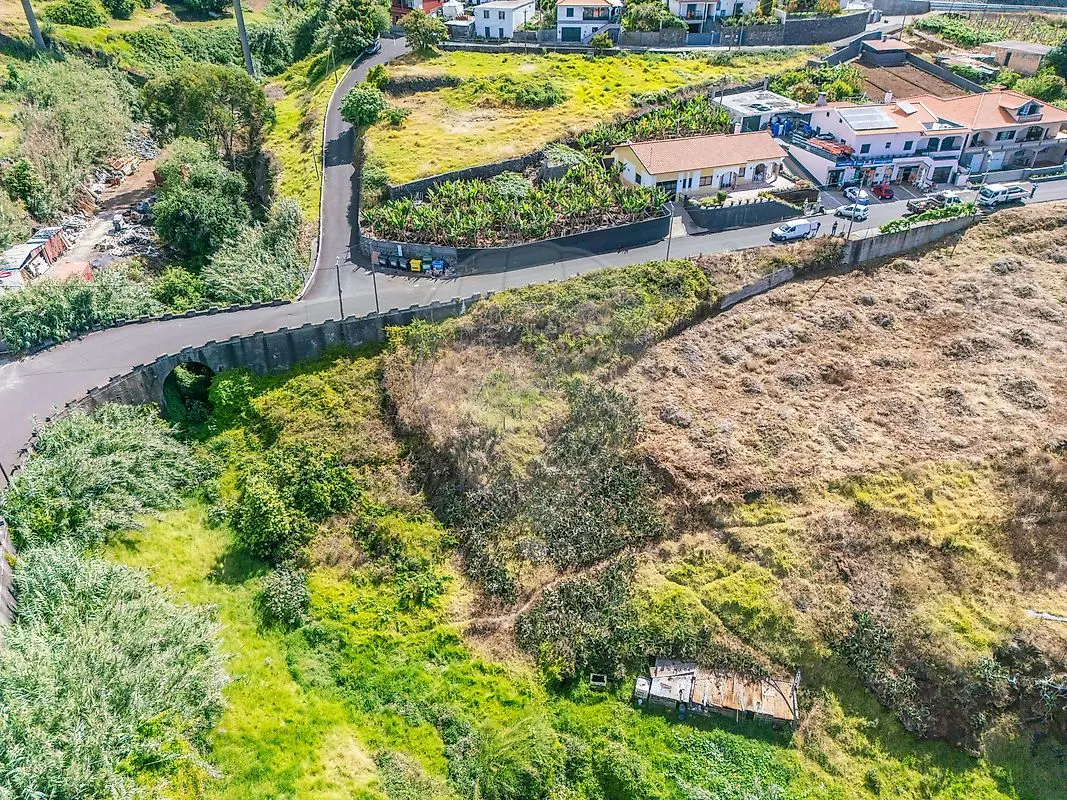 Terreno à venda em Calheta (Madeira)