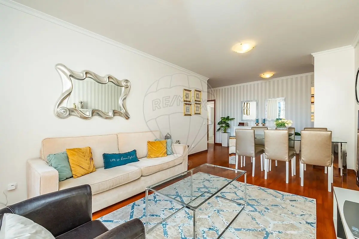Apartamento T3 à venda em Caniço, Santa Cruz