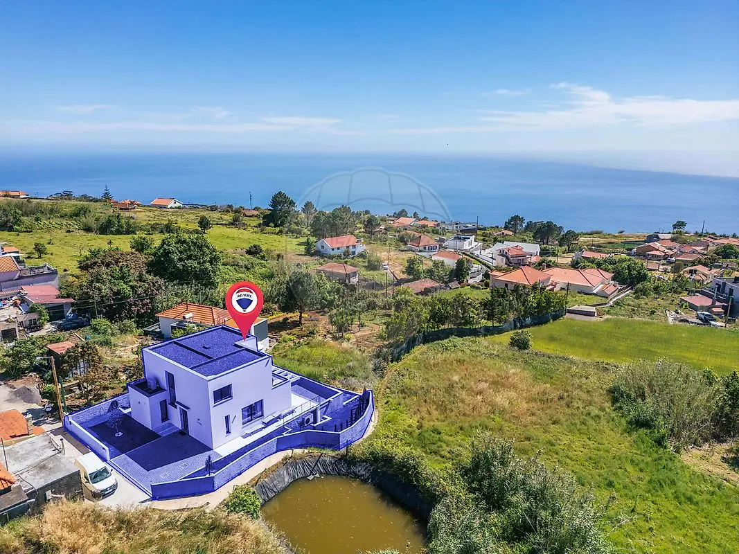 Moradia T3 à venda em Prazeres, Calheta (Madeira)