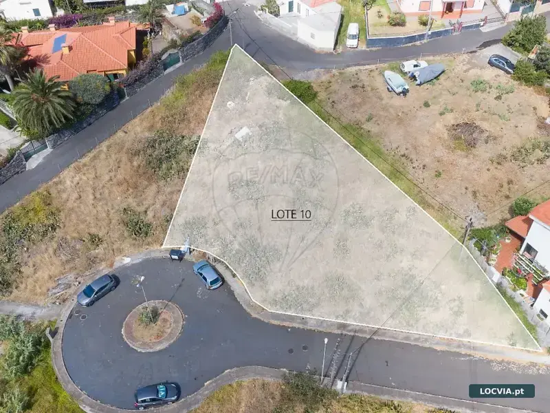 Terreno à venda em Caniço, Santa Cruz