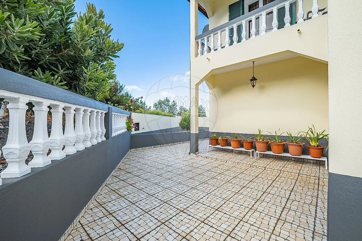 Moradia T3 à venda em Prazeres, Calheta (Madeira)