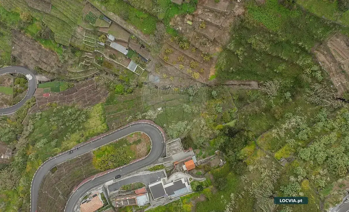Terreno à venda em Câmara de Lobos