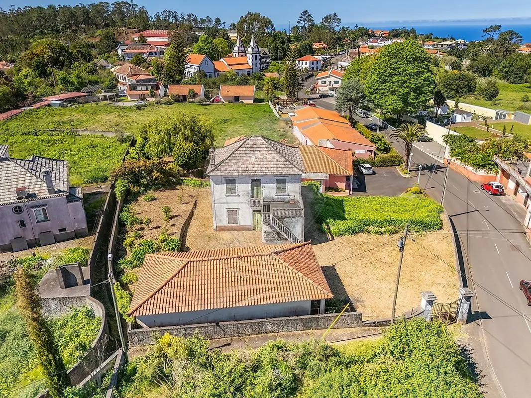 Moradia T4 à venda em Prazeres, Calheta (Madeira)