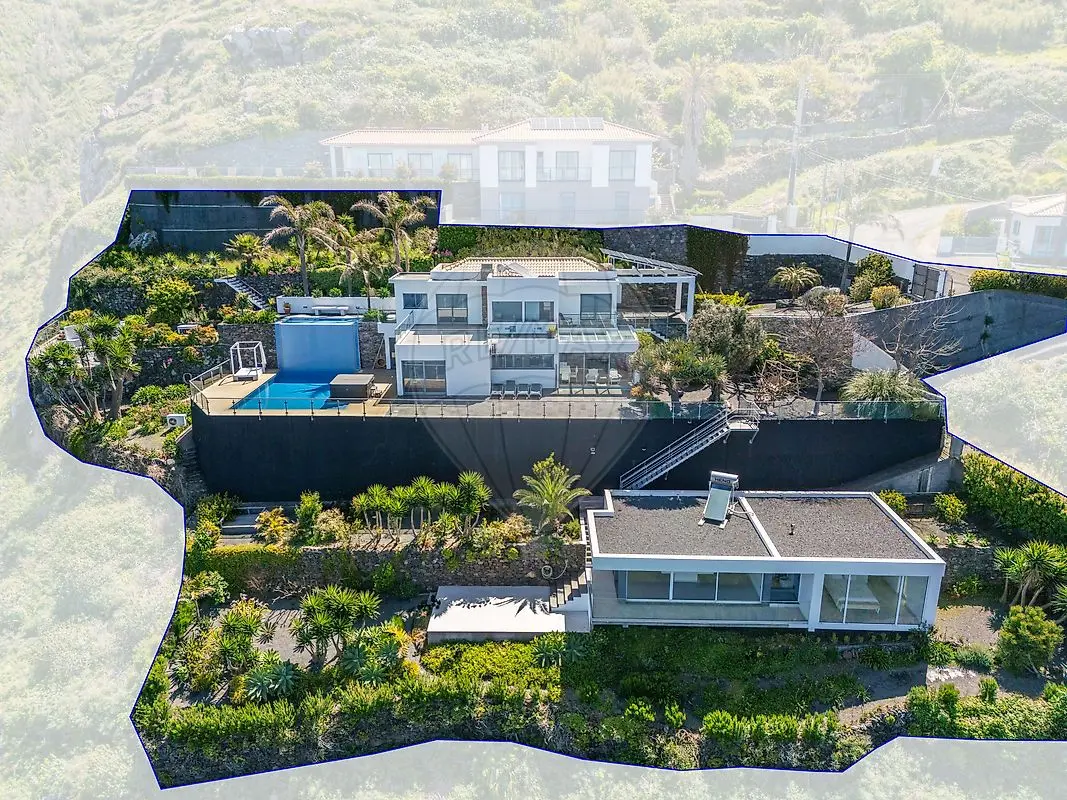 Moradia T3 de luxo à venda em Fajã da Ovelha, Calheta (Madeira)