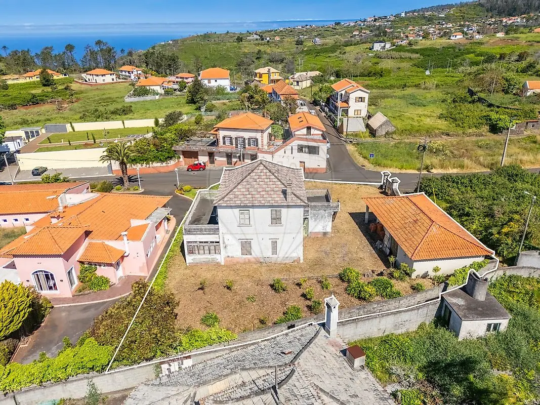 Moradia T4 à venda em Prazeres, Calheta (Madeira)