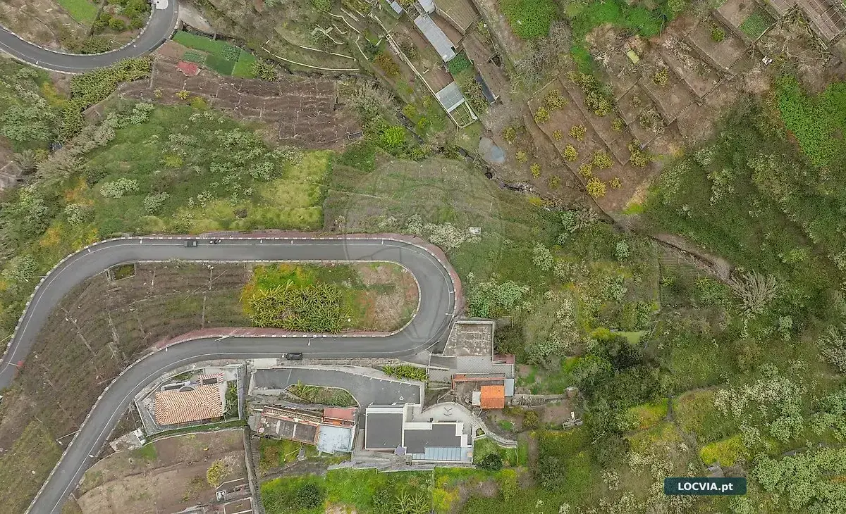 Terreno à venda em Câmara de Lobos