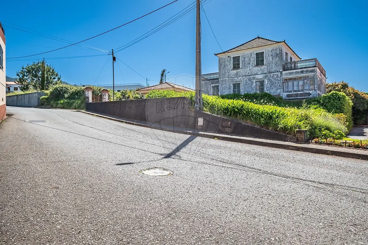 Moradia T4 à venda em Prazeres, Calheta (Madeira)