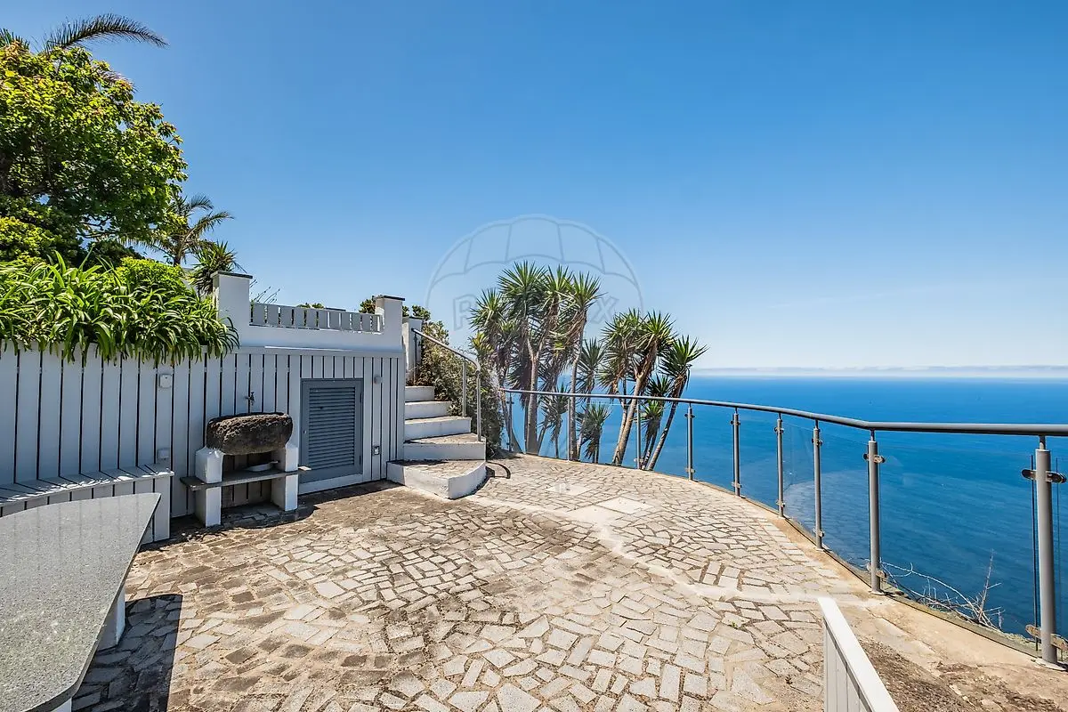 Moradia T3 de luxo à venda em Fajã da Ovelha, Calheta (Madeira)