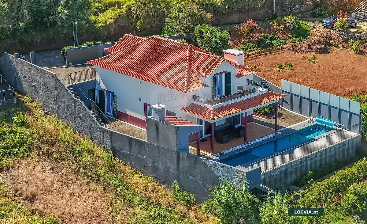 Moradia T2 à venda em Ponta do Pargo, Calheta (Madeira)