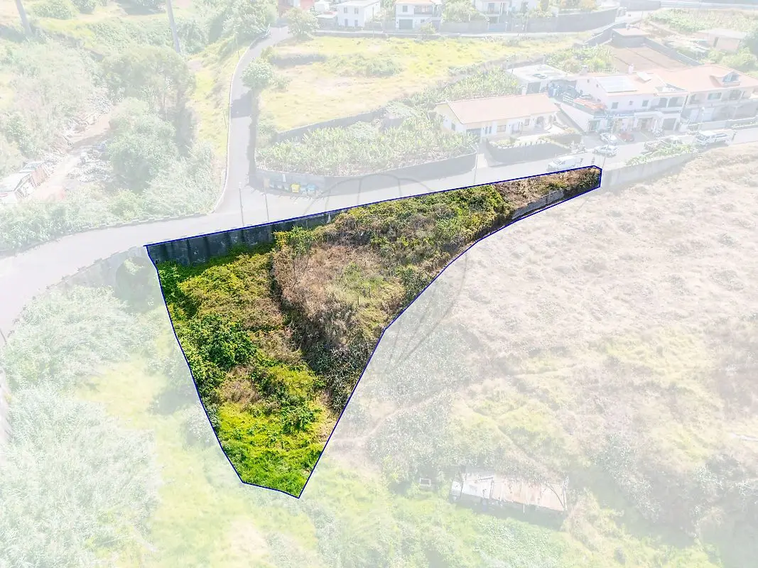 Terreno à venda em Calheta (Madeira)