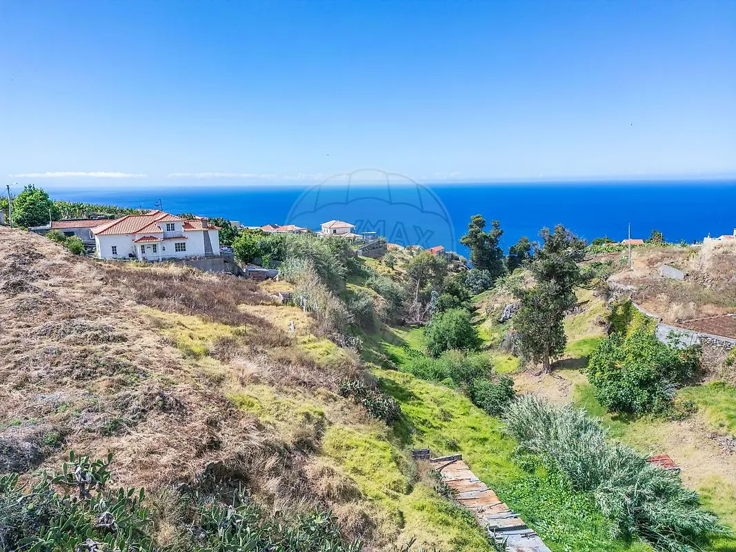 Terreno à venda em Calheta (Madeira)