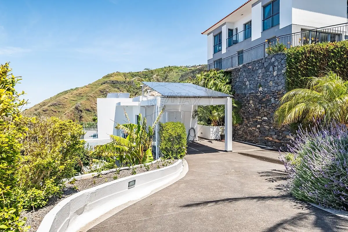Moradia T3 de luxo à venda em Fajã da Ovelha, Calheta (Madeira)