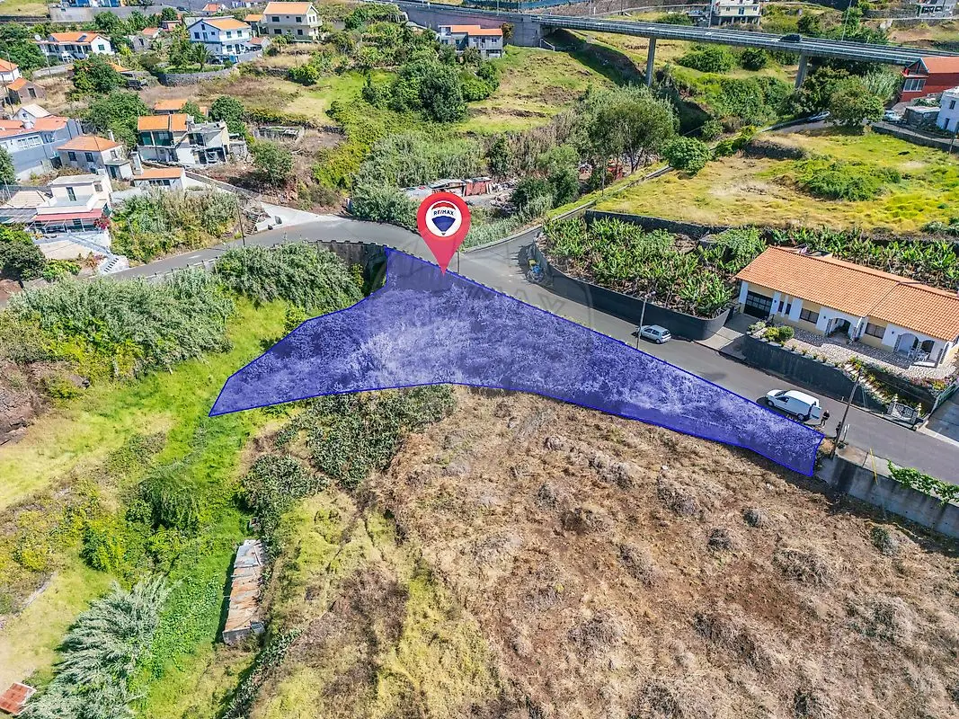 Terreno à venda em Calheta (Madeira)
