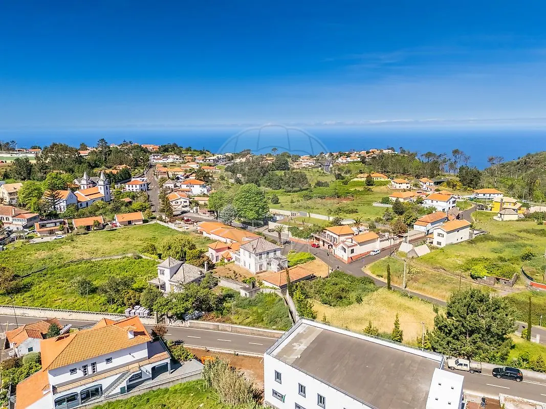 Moradia T4 à venda em Prazeres, Calheta (Madeira)