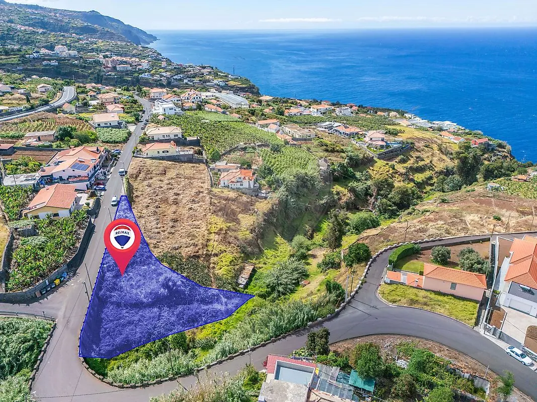 Terreno à venda em Calheta (Madeira)