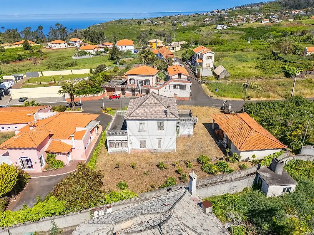 Moradia T4 à venda em Prazeres, Calheta (Madeira)