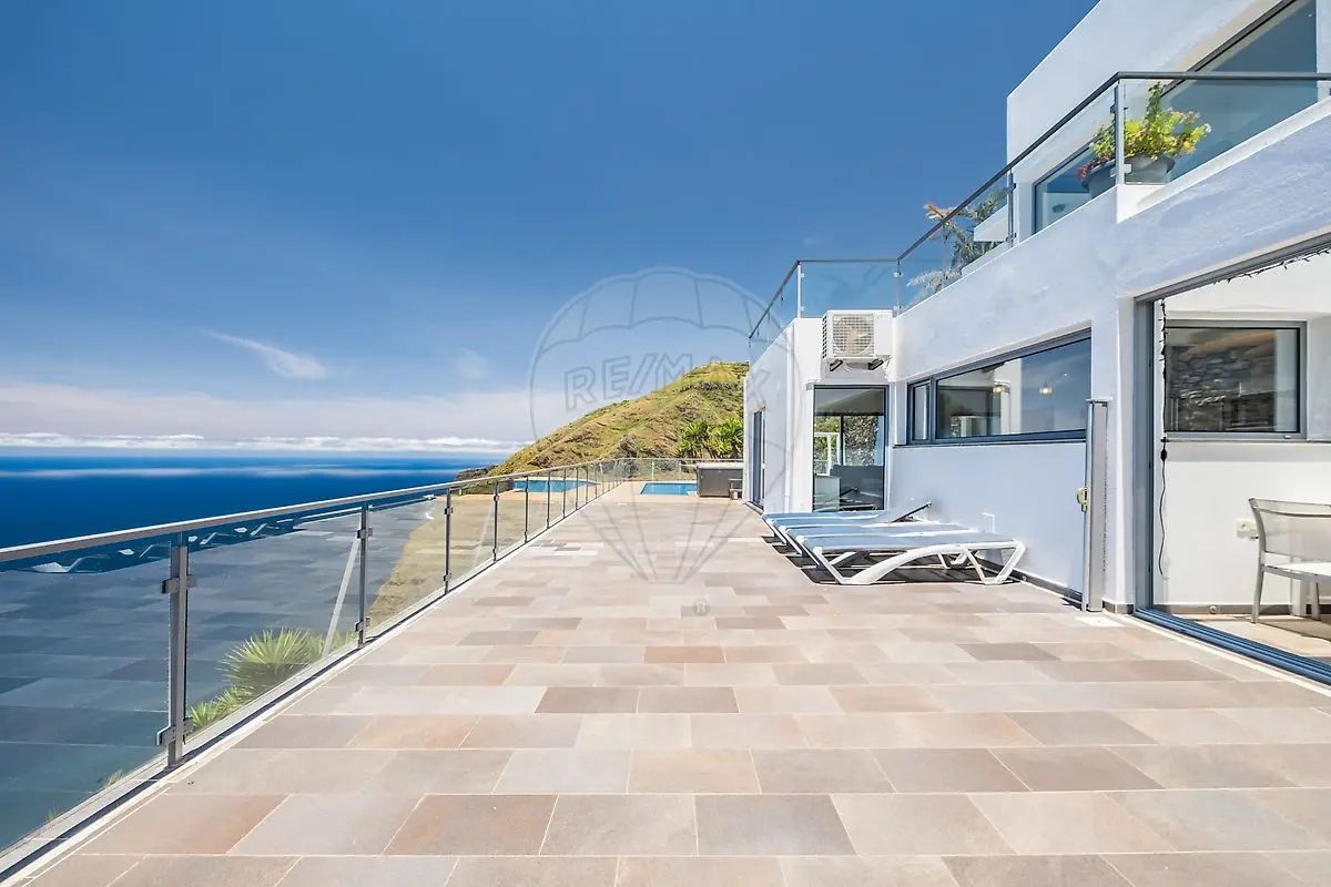 Moradia T3 de luxo à venda em Fajã da Ovelha, Calheta (Madeira)
