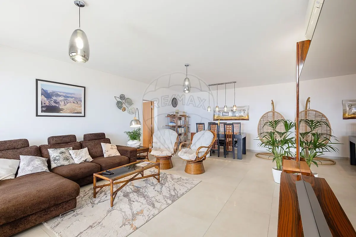 Apartamento T3 - Caniço, Santa Cruz