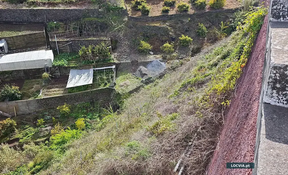 Terreno à venda em Câmara de Lobos