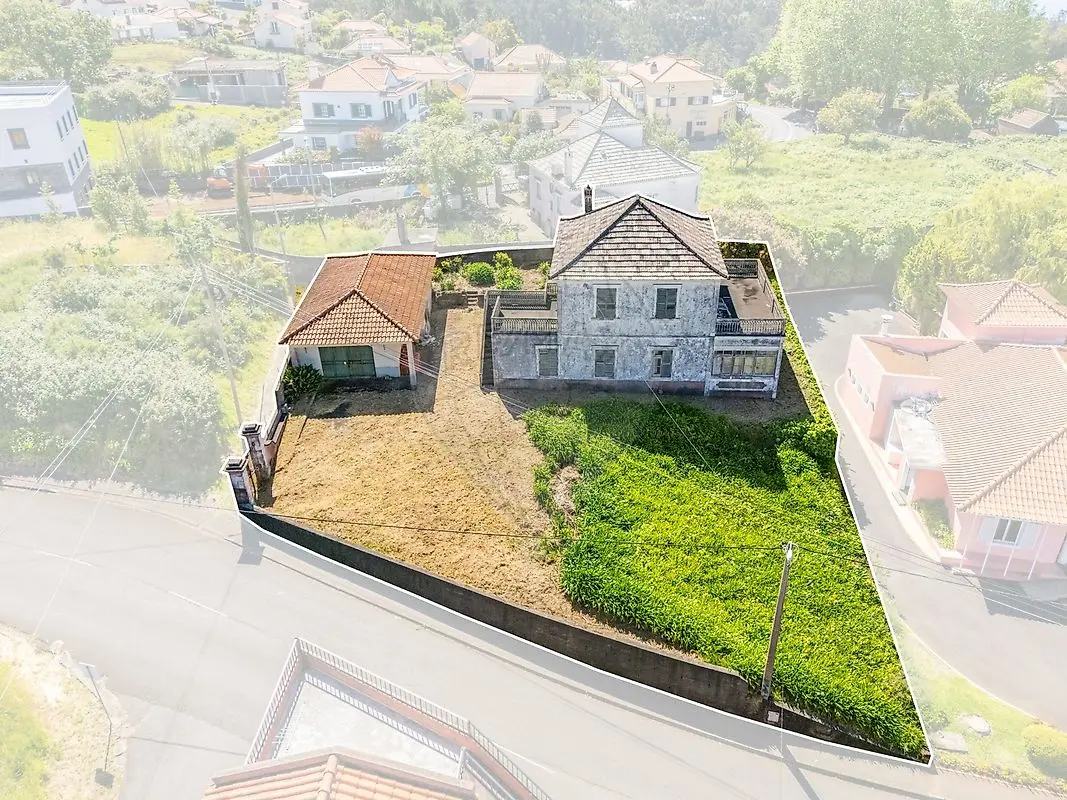 Moradia T4 à venda em Prazeres, Calheta (Madeira)