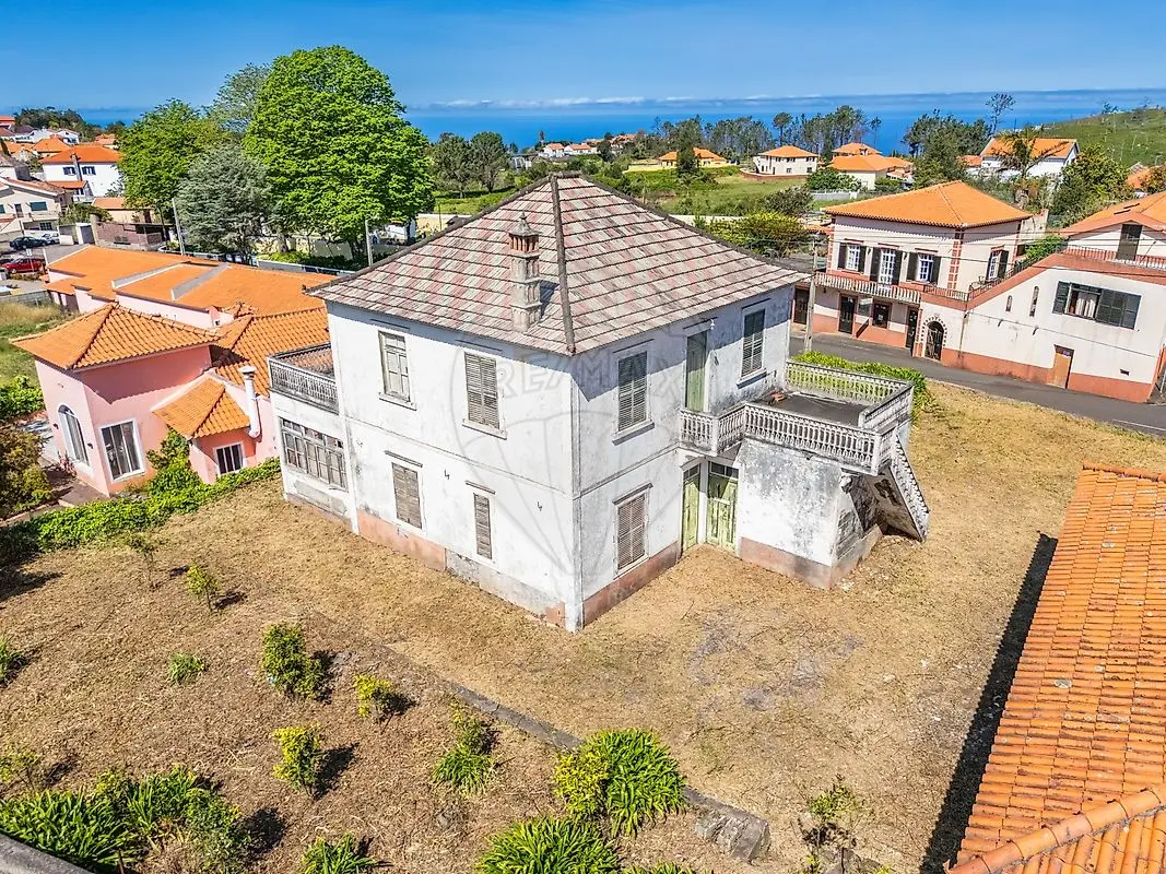 Moradia T4 à venda em Prazeres, Calheta (Madeira)