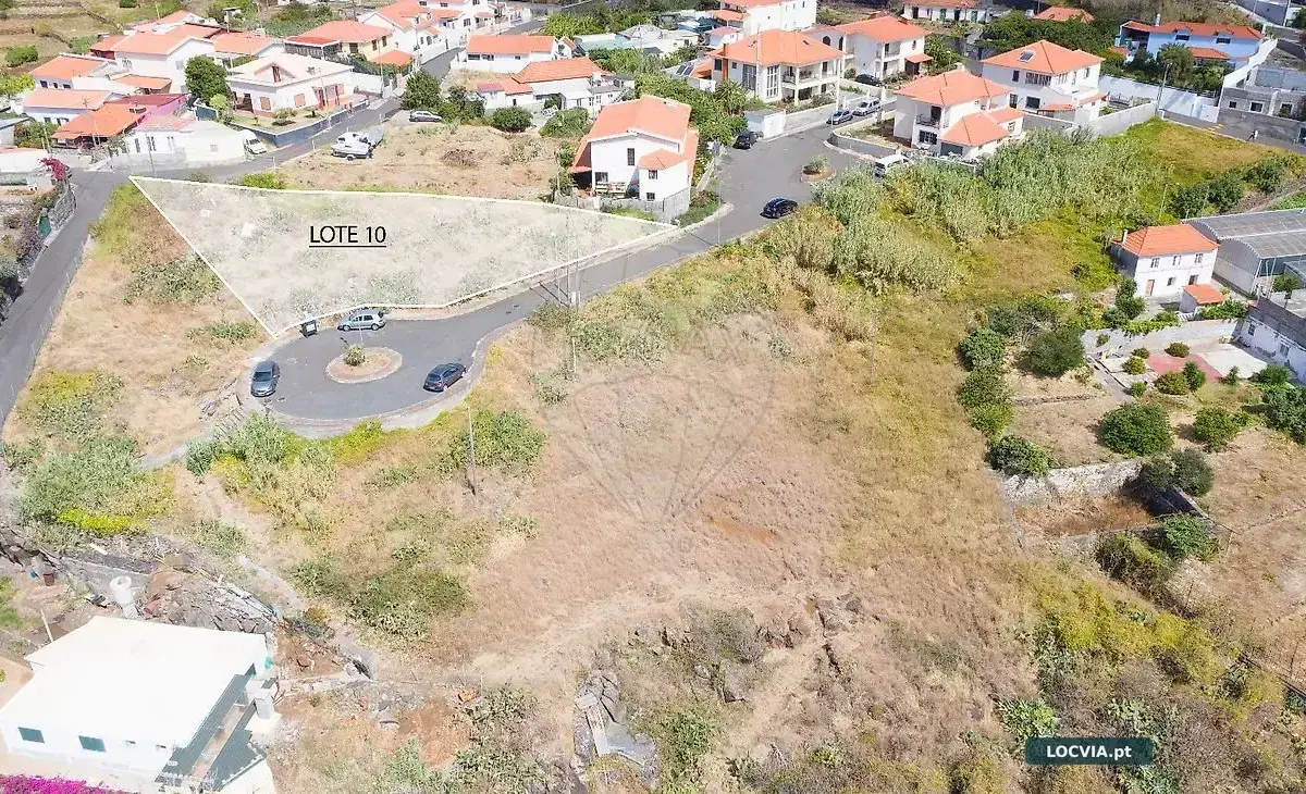 Terreno à venda em Caniço, Santa Cruz