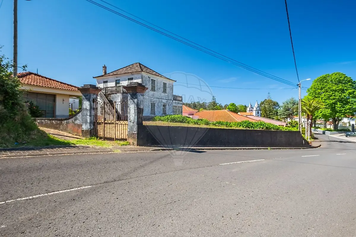 Moradia T4 à venda em Prazeres, Calheta (Madeira)