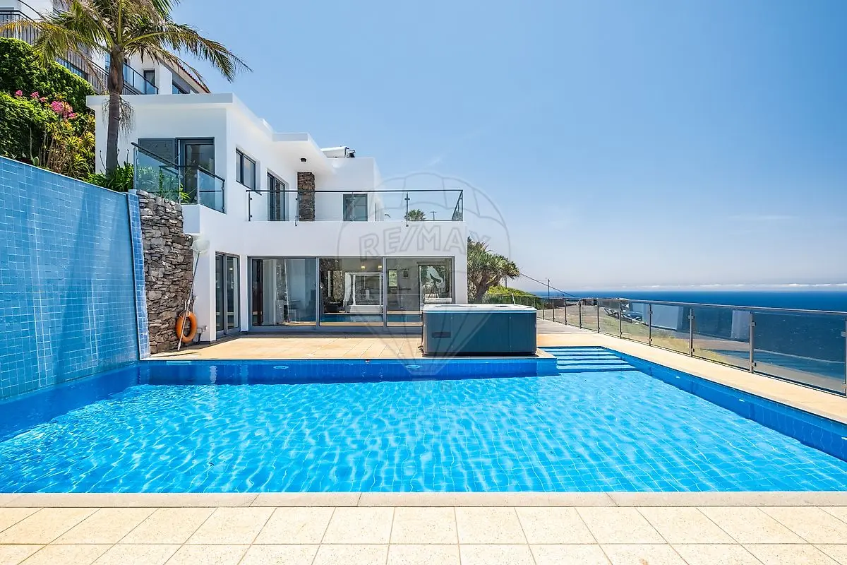 Moradia T3 de luxo à venda em Fajã da Ovelha, Calheta (Madeira)