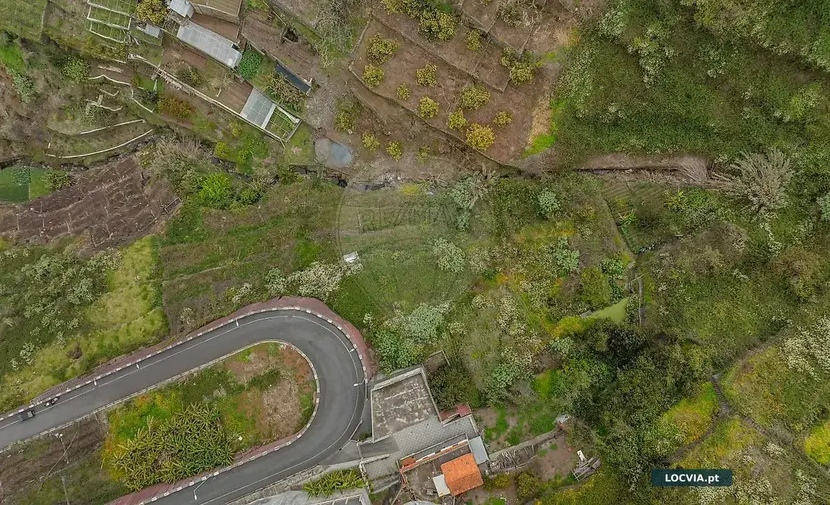 Terreno à venda em Câmara de Lobos