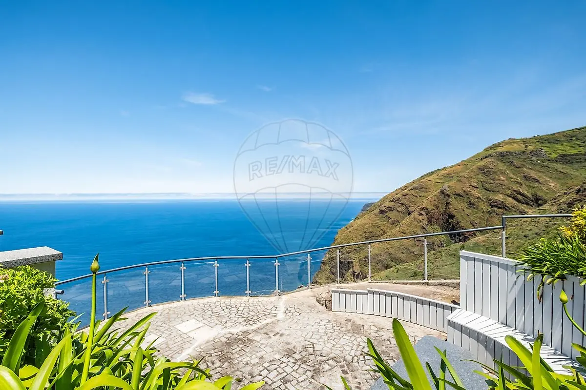 Moradia T3 de luxo à venda em Fajã da Ovelha, Calheta (Madeira)
