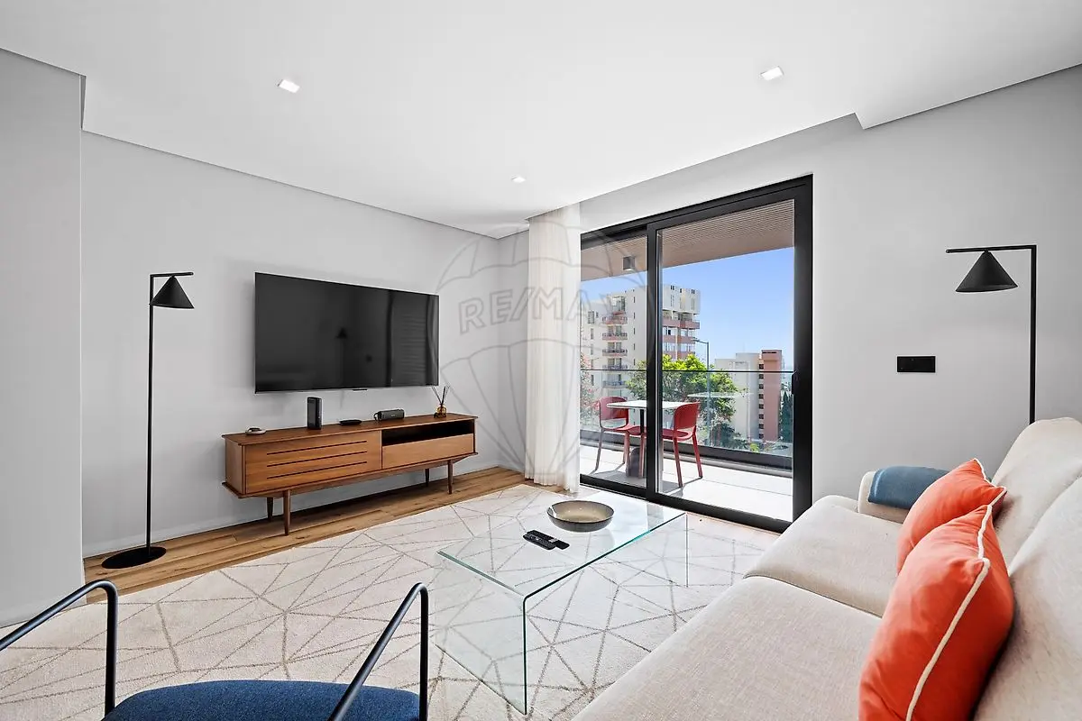 Apartamento T2 para arrendar em São Martinho, Funchal